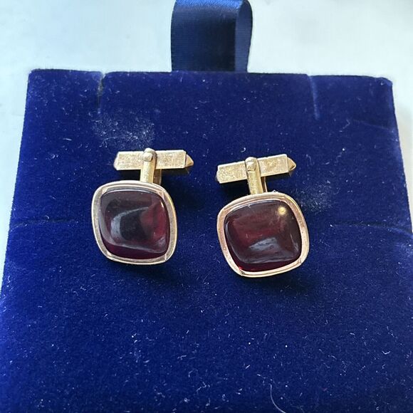 VINTAGE 1/20-12 K G. F. SWANK OVAL DARK RUBY RED LUCITE  CUFFLINKS - Picture 1 of 4